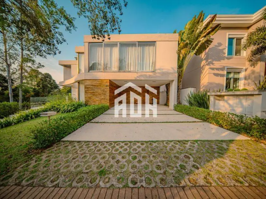 Foto 1 de Casa com 5 quartos para alugar, 500m2 em Alphaville, Santana De Parnaiba - SP