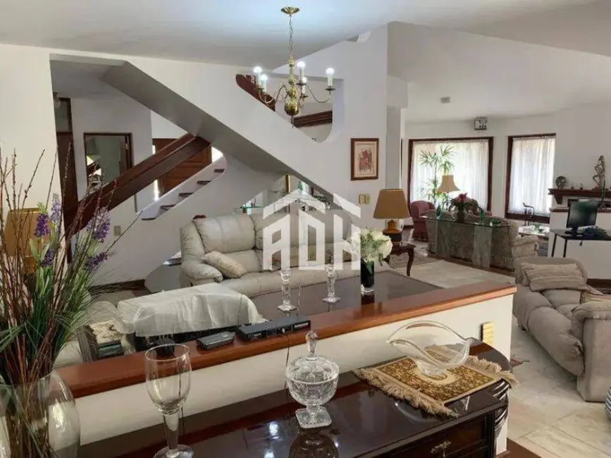 Casa com 4 quartos à venda e para alugar, 1740m2 em Alphaville, Santana De Parnaiba - SP - imagem 3 Foto 3 de Casa com 4 quartos à venda e para alugar, 1740m2 em Alphaville, Santana De Parnaiba - SP