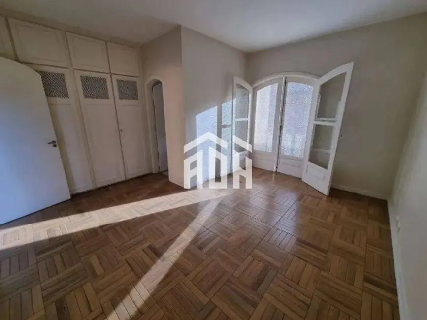 Casa com 3 quartos à venda, 560m2 em Barueri - SP - imagem 4 Foto 4 de Casa com 3 quartos à venda, 560m2 em Barueri - SP