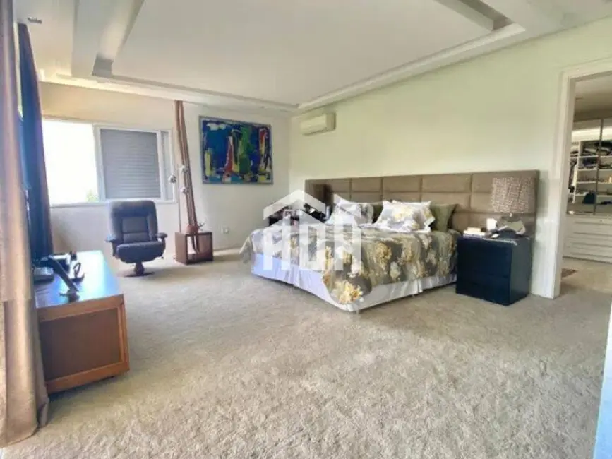Casa com 5 quartos à venda, 1000m2 em Alphaville, Santana De Parnaiba - SP - imagem 7 Foto 7 de Casa com 5 quartos à venda, 1000m2 em Alphaville, Santana De Parnaiba - SP