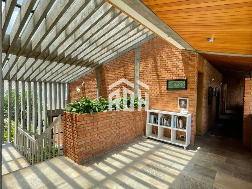 Casa com 4 quartos à venda, 440m2 em Barueri - SP - imagem 5 Foto 5 de Casa com 4 quartos à venda, 440m2 em Barueri - SP