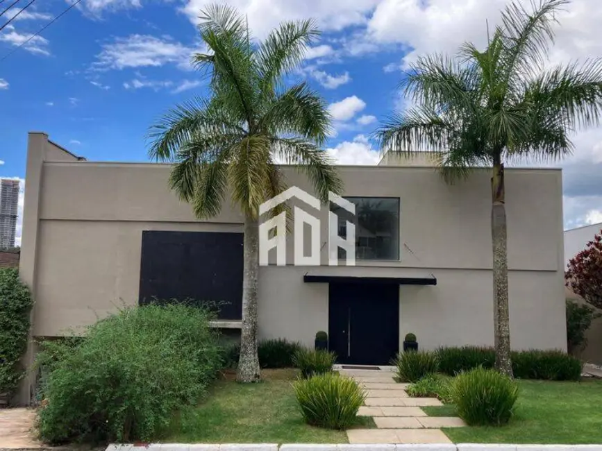 Foto 1 de Casa com 4 quartos para alugar, 900m2 em Barueri - SP