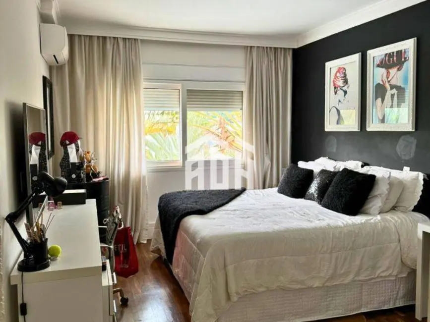 Foto 9 de Casa com 4 quartos para alugar, 900m2 em Barueri - SP