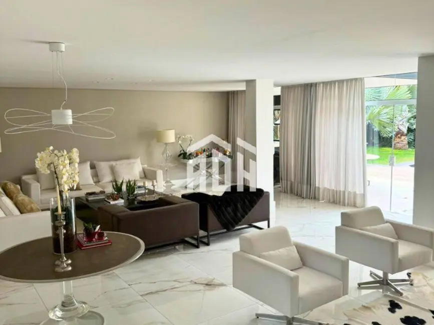 Foto 3 de Casa com 4 quartos para alugar, 900m2 em Barueri - SP