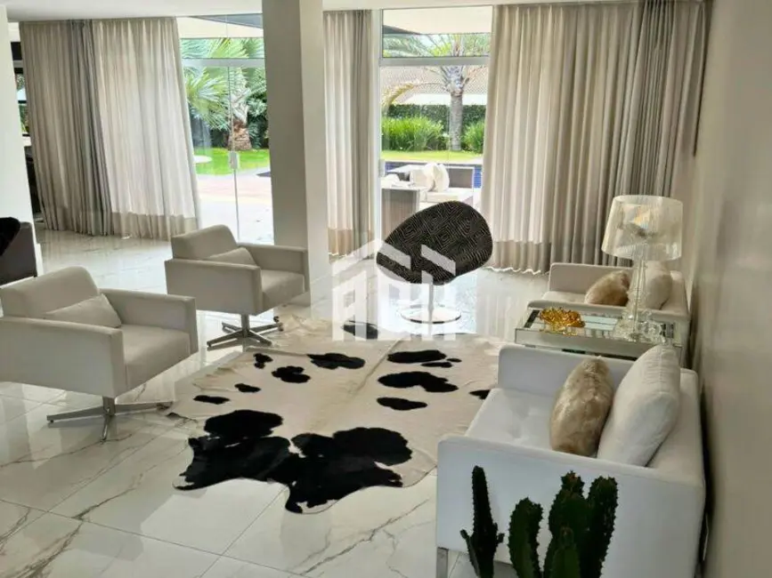 Foto 2 de Casa com 4 quartos para alugar, 900m2 em Barueri - SP