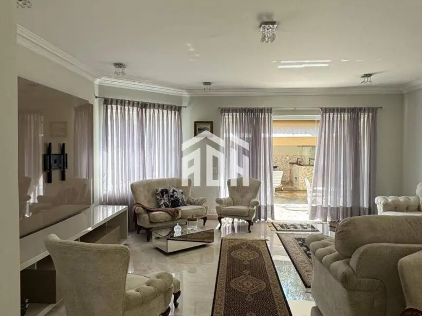 Casa com 4 quartos à venda e para alugar, 390m2 em Alphaville, Santana De Parnaiba - SP - imagem 3 Foto 3 de Casa com 4 quartos à venda e para alugar, 390m2 em Alphaville, Santana De Parnaiba - SP