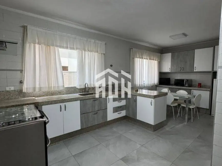 Casa com 4 quartos à venda e para alugar, 390m2 em Alphaville, Santana De Parnaiba - SP - imagem 5 Foto 5 de Casa com 4 quartos à venda e para alugar, 390m2 em Alphaville, Santana De Parnaiba - SP