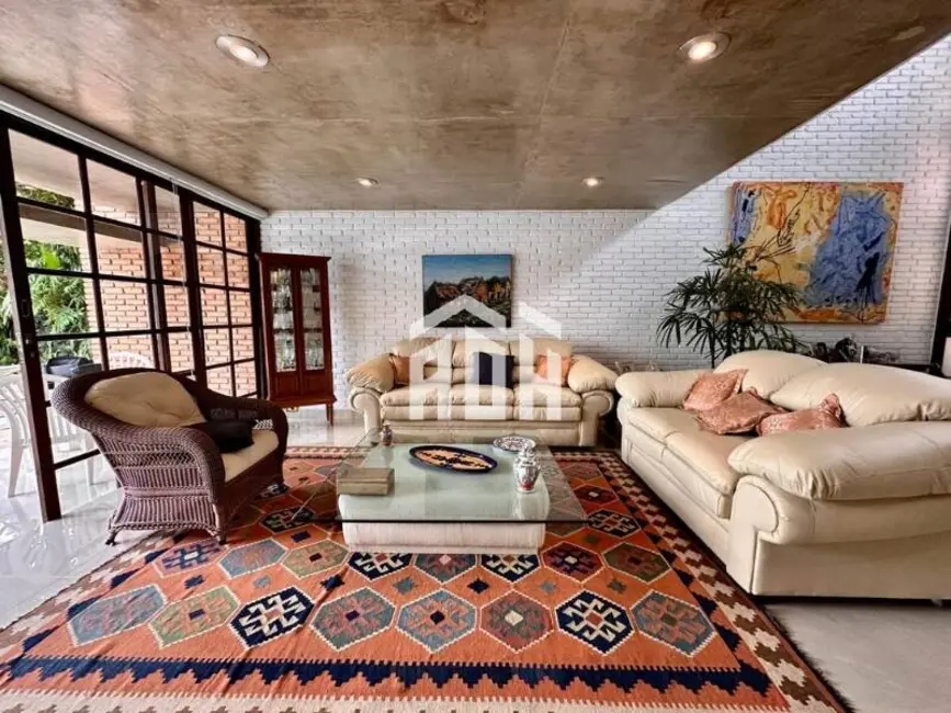 Casa com 3 quartos à venda, 360m2 em Alphaville, Santana De Parnaiba - SP - imagem 3 Foto 3 de Casa com 3 quartos à venda, 360m2 em Alphaville, Santana De Parnaiba - SP
