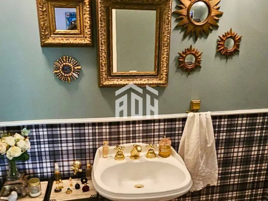 Casa com 4 quartos à venda e para alugar, 1200m2 em Barueri - SP - imagem 8 Foto 8 de Casa com 4 quartos à venda e para alugar, 1200m2 em Barueri - SP