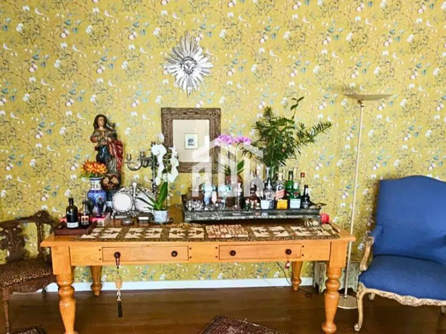 Casa com 4 quartos à venda e para alugar, 1200m2 em Barueri - SP - imagem 9 Foto 9 de Casa com 4 quartos à venda e para alugar, 1200m2 em Barueri - SP