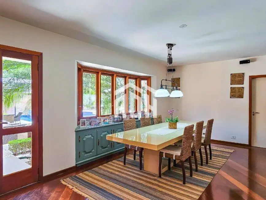 Casa com 5 quartos à venda, 840m2 em Barueri - SP - imagem 5 Foto 5 de Casa com 5 quartos à venda, 840m2 em Barueri - SP