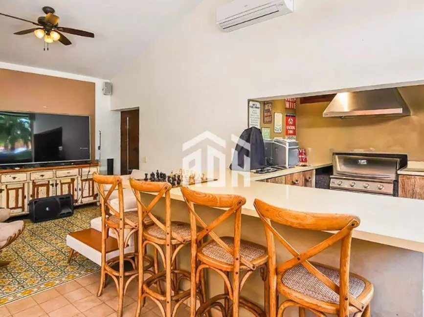 Casa com 5 quartos à venda, 840m2 em Barueri - SP - imagem 8 Foto 8 de Casa com 5 quartos à venda, 840m2 em Barueri - SP