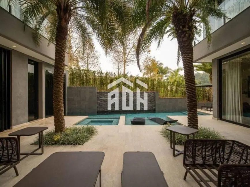 Foto 3 de Casa com 5 quartos à venda, 1000m2 em Centro Comercial Jubran, Barueri - SP