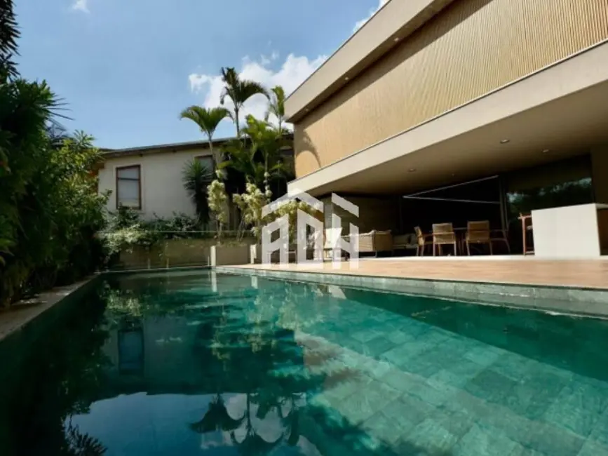 Foto 1 de Casa com 4 quartos à venda e para alugar, 560m2 em Barueri - SP