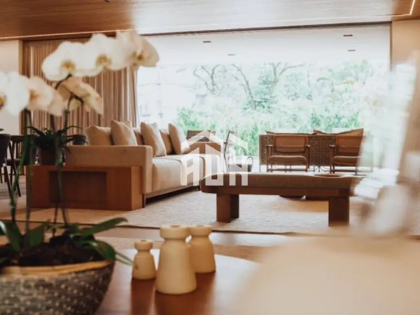 Casa com 4 quartos à venda e para alugar, 560m2 em Barueri - SP - imagem 4 Foto 4 de Casa com 4 quartos à venda e para alugar, 560m2 em Barueri - SP