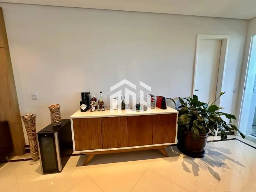 Foto 4 de Apartamento com 3 quartos à venda, 200m2 em Barueri - SP