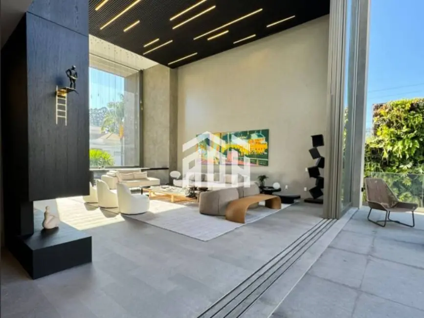 Casa com 4 quartos à venda, 1267m2 em Tamboré, Santana De Parnaiba - SP - imagem 3 Foto 3 de Casa com 4 quartos à venda, 1267m2 em Tamboré, Santana De Parnaiba - SP