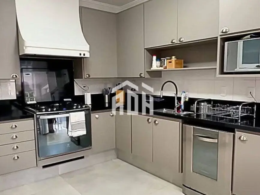 Foto 3 de Casa com 5 quartos à venda, 1750m2 em Residencial Tamboré, Barueri - SP