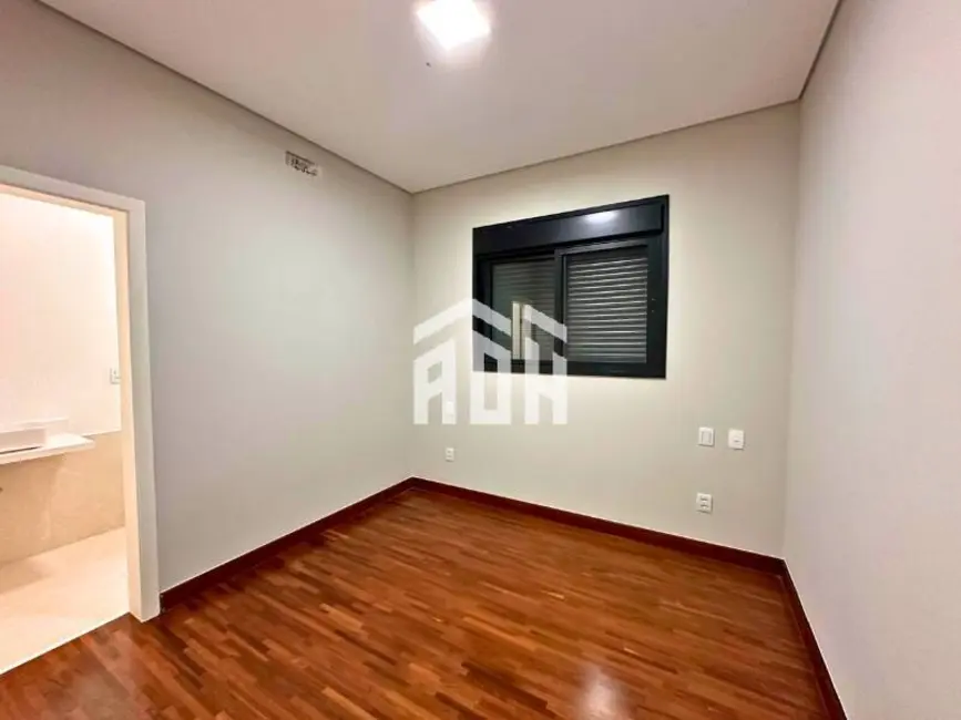 Casa com 4 quartos à venda, 440m2 em Alphaville, Santana De Parnaiba - SP - imagem 8 Foto 8 de Casa com 4 quartos à venda, 440m2 em Alphaville, Santana De Parnaiba - SP