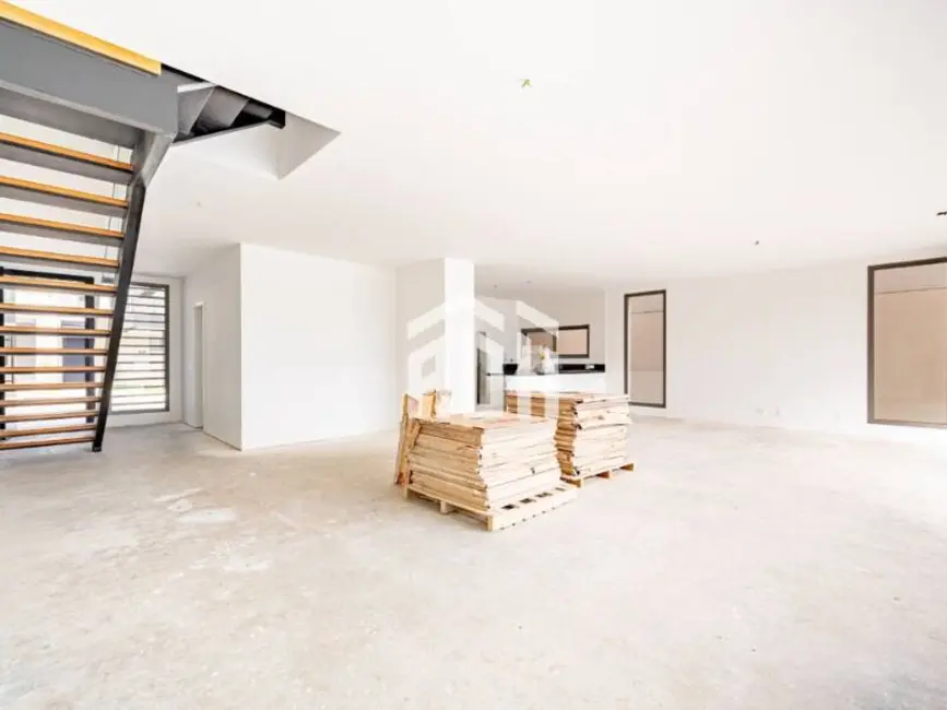 Casa com 4 quartos à venda, 310m2 em Tamboré, Barueri - SP - imagem 7 Foto 7 de Casa com 4 quartos à venda, 310m2 em Tamboré, Barueri - SP