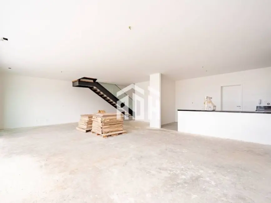 Casa com 4 quartos à venda, 310m2 em Tamboré, Barueri - SP - imagem 8 Foto 8 de Casa com 4 quartos à venda, 310m2 em Tamboré, Barueri - SP