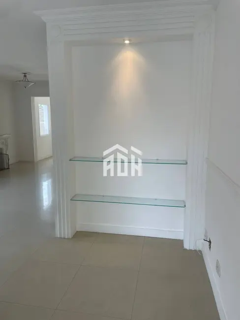 Foto 3 de Casa com 4 quartos para alugar, 385m2 em Alphaville, Santana De Parnaiba - SP