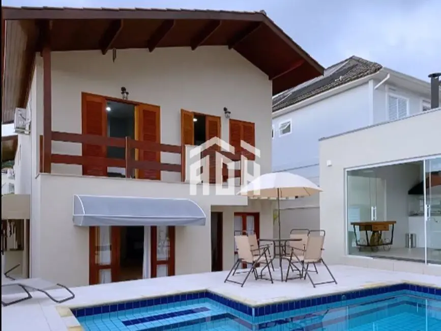 Casa com 4 quartos à venda e para alugar, 360m2 em Barueri - SP - imagem 2 Foto 2 de Casa com 4 quartos à venda e para alugar, 360m2 em Barueri - SP