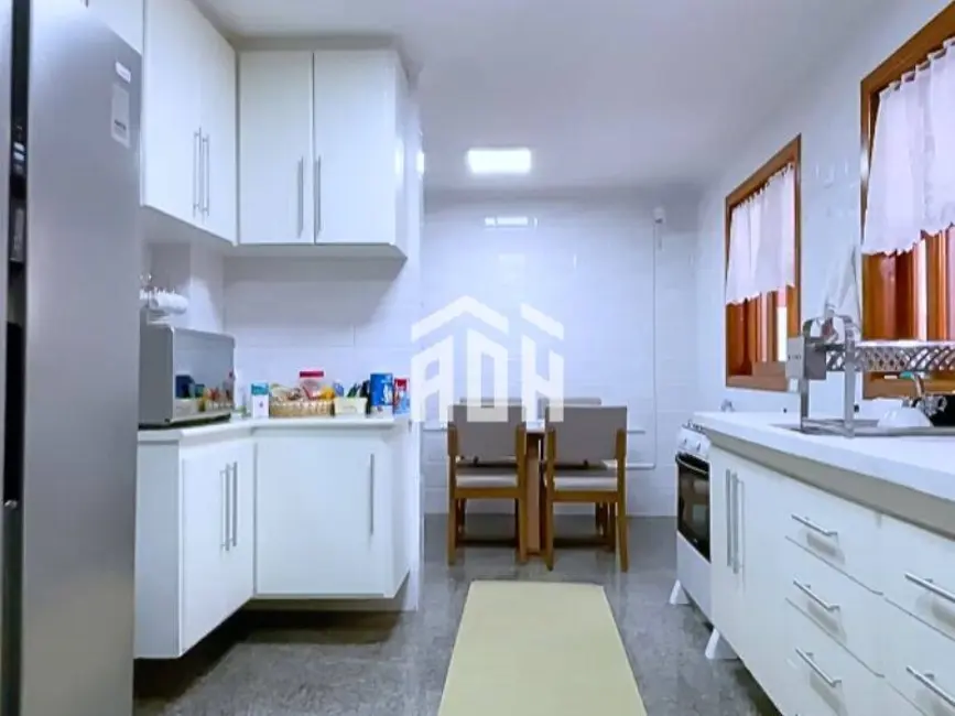 Casa com 4 quartos à venda e para alugar, 360m2 em Barueri - SP - imagem 6 Foto 6 de Casa com 4 quartos à venda e para alugar, 360m2 em Barueri - SP