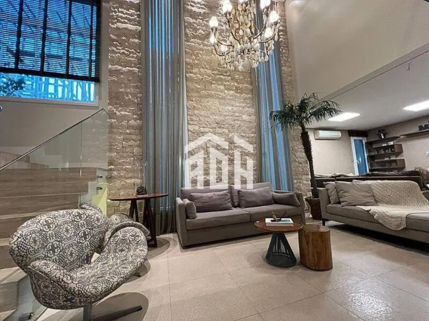 Foto 3 de Casa com 4 quartos à venda, 489m2 em Centro Comercial Jubran, Barueri - SP