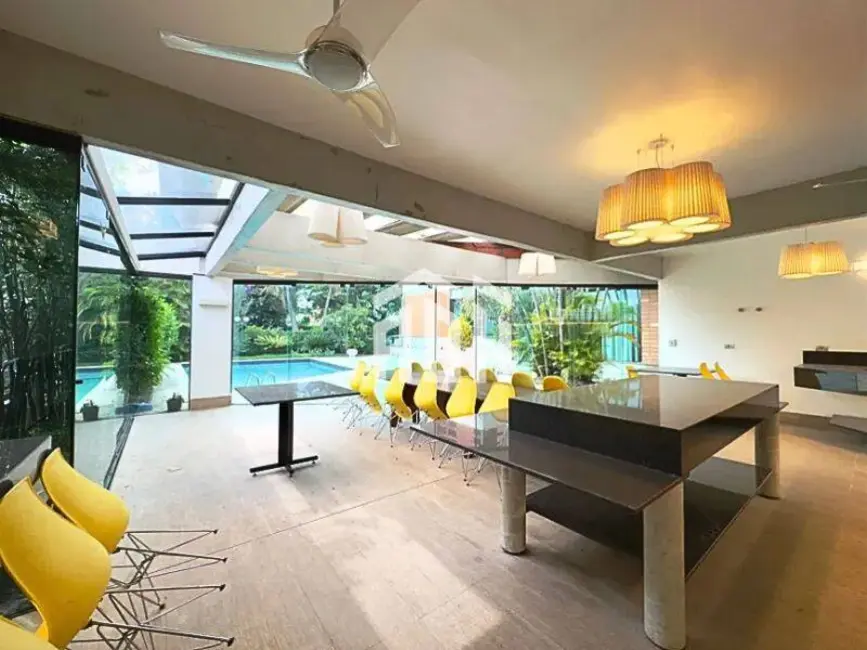 Casa com 5 quartos à venda e para alugar, 600m2 em Alphaville, Santana De Parnaiba - SP - imagem 4 Foto 4 de Casa com 5 quartos à venda e para alugar, 600m2 em Alphaville, Santana De Parnaiba - SP