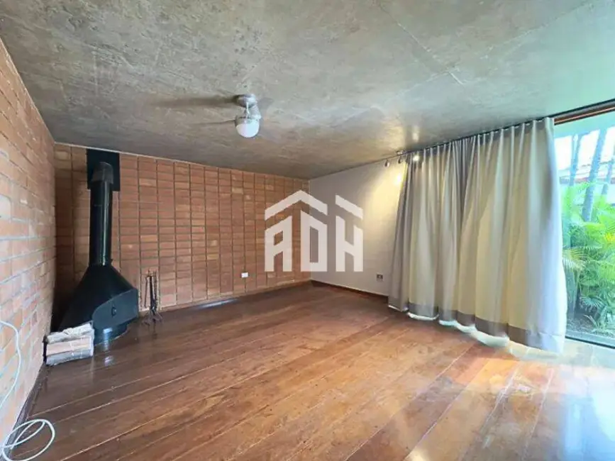 Casa com 5 quartos à venda e para alugar, 600m2 em Alphaville, Santana De Parnaiba - SP - imagem 8 Foto 8 de Casa com 5 quartos à venda e para alugar, 600m2 em Alphaville, Santana De Parnaiba - SP