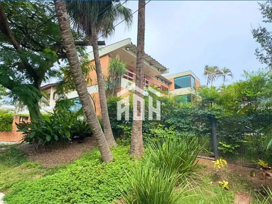 Casa com 5 quartos à venda e para alugar, 600m2 em Alphaville, Santana De Parnaiba - SP - imagem 2 Foto 2 de Casa com 5 quartos à venda e para alugar, 600m2 em Alphaville, Santana De Parnaiba - SP
