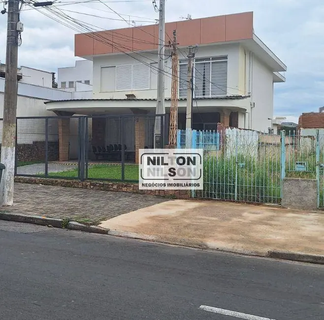 Casa com 3 quartos à venda, 310m2 em Taquaral, Campinas - SP - imagem 4 Foto 4 de Casa com 3 quartos à venda, 310m2 em Taquaral, Campinas - SP
