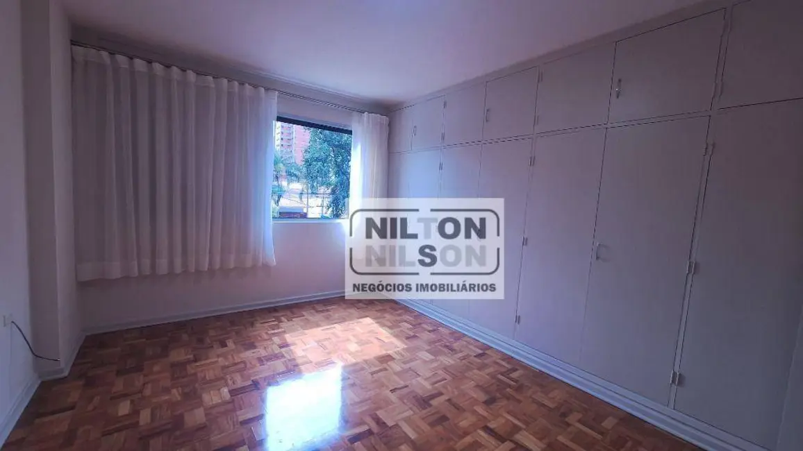 Apartamento com 3 quartos para alugar, 144m2 em Cambuí, Campinas - SP - imagem 4 Foto 4 de Apartamento com 3 quartos para alugar, 144m2 em Cambuí, Campinas - SP
