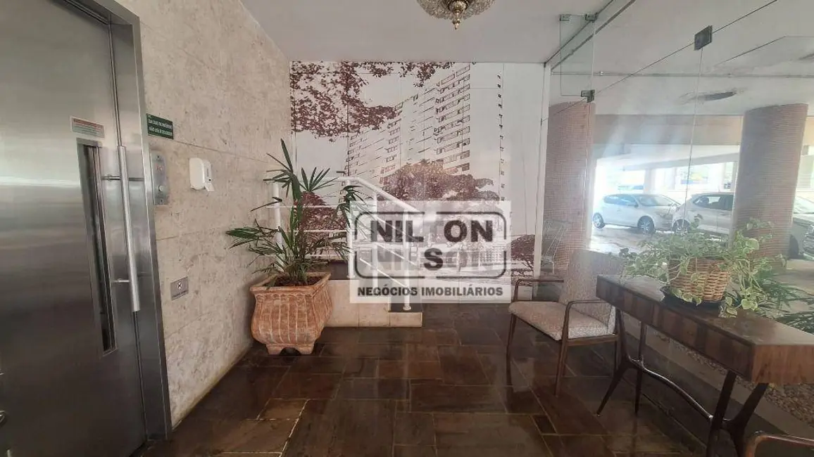 Apartamento com 3 quartos para alugar, 144m2 em Cambuí, Campinas - SP - imagem 2 Foto 2 de Apartamento com 3 quartos para alugar, 144m2 em Cambuí, Campinas - SP