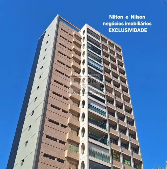 Apartamento com 3 quartos para alugar, 212m2 em Cambuí, Campinas - SP - imagem 2 Foto 2 de Apartamento com 3 quartos para alugar, 212m2 em Cambuí, Campinas - SP
