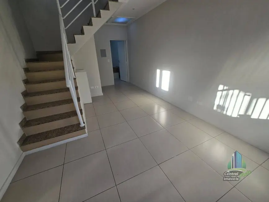 Sobrado com 2 quartos à venda, 150m2 em Praia Grande - SP - imagem 7 Foto 7 de Sobrado com 2 quartos à venda, 150m2 em Praia Grande - SP