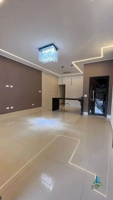 Foto 4 de Casa com 3 quartos à venda, 150m2 em Praia Grande - SP