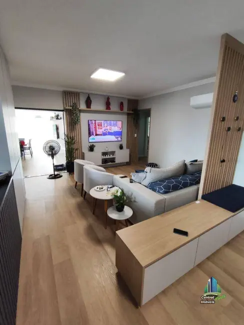 Apartamento com 3 quartos à venda, 172m2 em Tupi, Praia Grande - SP - imagem 4 Foto 4 de Apartamento com 3 quartos à venda, 172m2 em Tupi, Praia Grande - SP