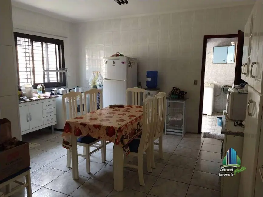 Sobrado com 3 quartos à venda, 125m2 em Boqueirão, Praia Grande - SP - imagem 9 Foto 9 de Sobrado com 3 quartos à venda, 125m2 em Boqueirão, Praia Grande - SP