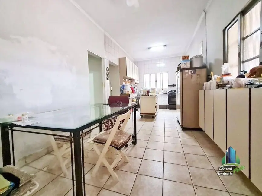 Foto 2 de Casa com 2 quartos à venda, 113m2 em Maracanã, Praia Grande - SP