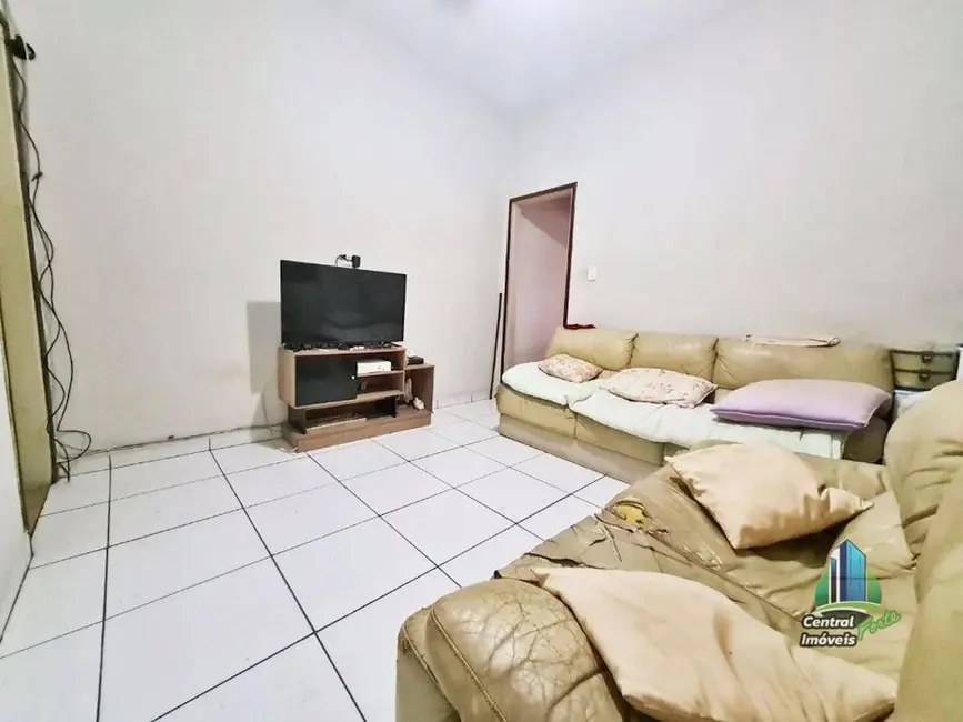 Casa com 2 quartos à venda, 113m2 em Maracanã, Praia Grande - SP - imagem 3 Foto 3 de Casa com 2 quartos à venda, 113m2 em Maracanã, Praia Grande - SP