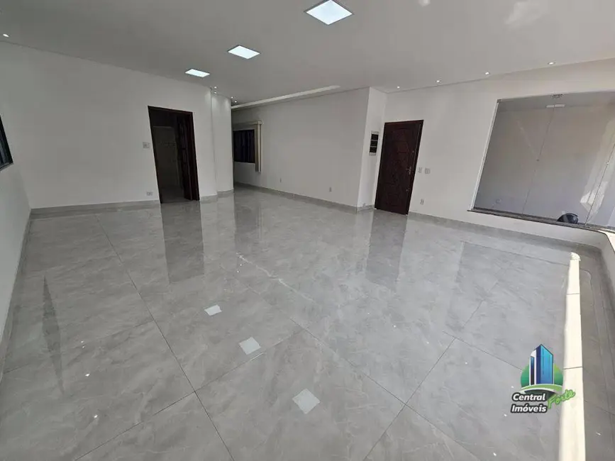 Casa com 3 quartos à venda, 348m2 em Canto do Forte, Praia Grande - SP - imagem 4 Foto 4 de Casa com 3 quartos à venda, 348m2 em Canto do Forte, Praia Grande - SP