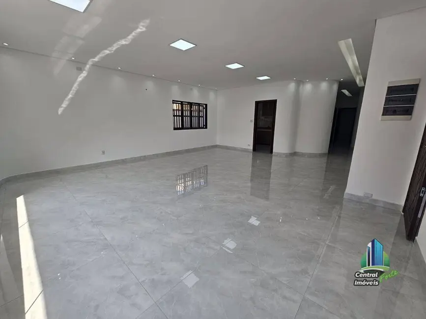 Casa com 3 quartos à venda, 348m2 em Canto do Forte, Praia Grande - SP - imagem 5 Foto 5 de Casa com 3 quartos à venda, 348m2 em Canto do Forte, Praia Grande - SP