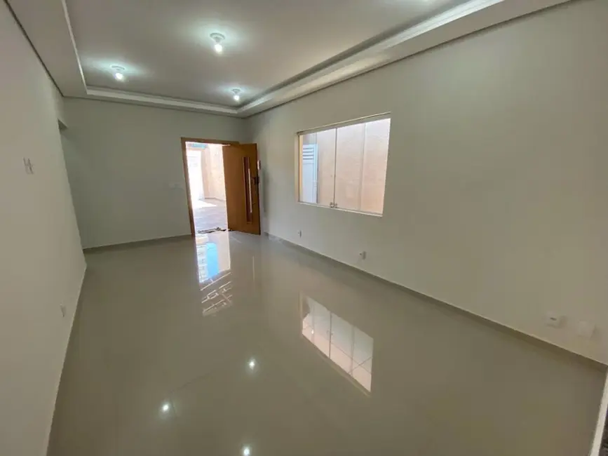 Casa com 3 quartos à venda, 250m2 em Praia Grande - SP - imagem 8 Foto 8 de Casa com 3 quartos à venda, 250m2 em Praia Grande - SP