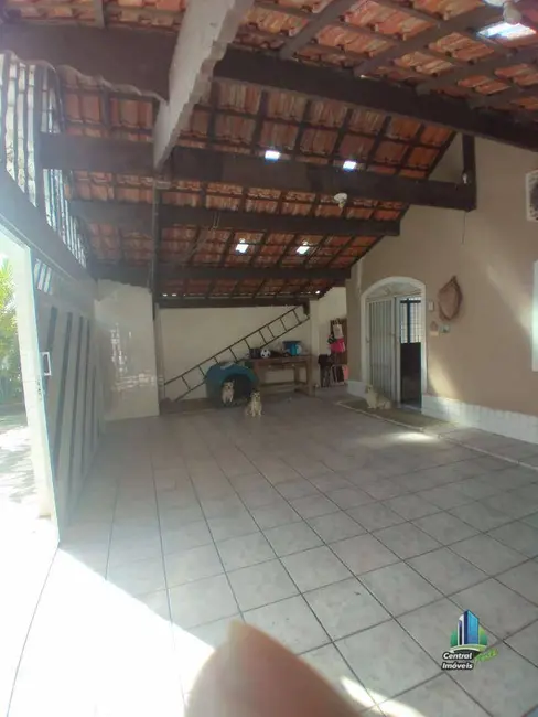 Foto 2 de Casa com 3 quartos à venda, 250m2 em Maracanã, Praia Grande - SP