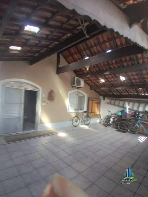 Foto 3 de Casa com 3 quartos à venda, 250m2 em Maracanã, Praia Grande - SP