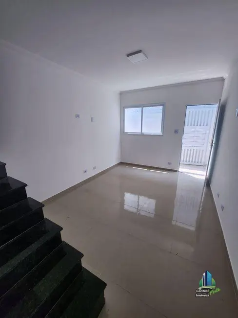 Foto 2 de Sobrado com 2 quartos à venda, 65m2 em Praia Grande - SP