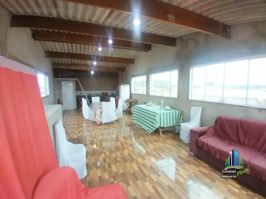 Sobrado com 4 quartos à venda, 130m2 em Praia Grande - SP - imagem 1 Foto 1 de Sobrado com 4 quartos à venda, 130m2 em Praia Grande - SP