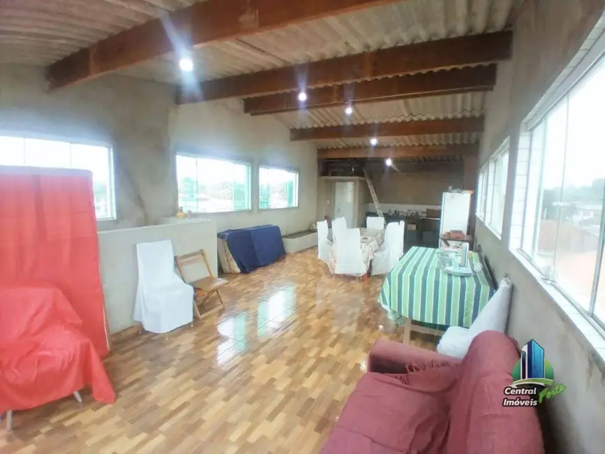 Sobrado com 4 quartos à venda, 130m2 em Praia Grande - SP - imagem 3 Foto 3 de Sobrado com 4 quartos à venda, 130m2 em Praia Grande - SP